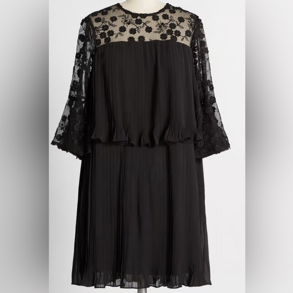 Forever Unique Dauntless Dahlias Black Tiered Lace Applique Dress